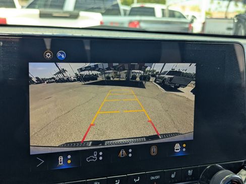 Used 2026 Chevrolet Colorado ZR2 w/ Technology Package AWD/4WD image 22