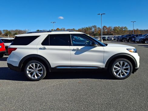 Certified 2022 Ford Explorer Platinum w/ Equipment Group 601A image 7