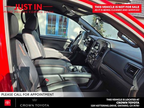 Used 2022 Nissan Titan PRO-4X w/ Pro-4x Convenience Package AWD/4WD image 4