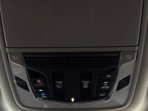 Used 2022 Acura MDX w/ Advance Package AWD/4WD image 42