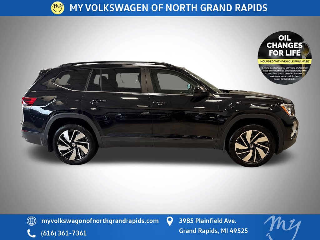 Used 2024 Volkswagen Atlas SE AWD/4WD image 9