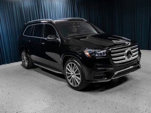 New 2026 Mercedes-Benz GLS 580 4MATIC image 3