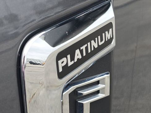 Used 2022 Ford F250 Platinum image 9