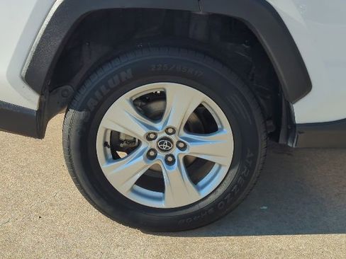 Used 2020 Toyota RAV4 XLE image 3