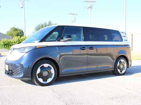 New 2025 Volkswagen ID. Buzz Pro S Plus image 6