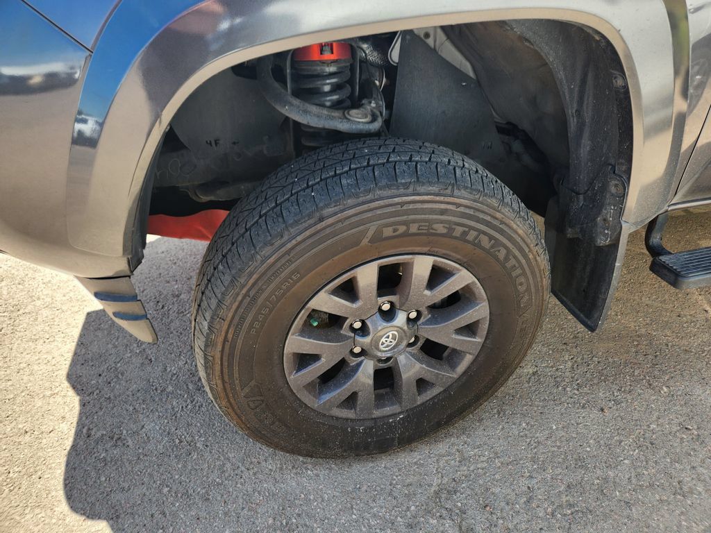 Used 2022 Toyota Tacoma SR5 AWD/4WD image 22