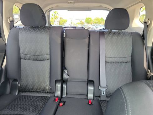 Certified 2020 Nissan Rogue SV FWD image 18