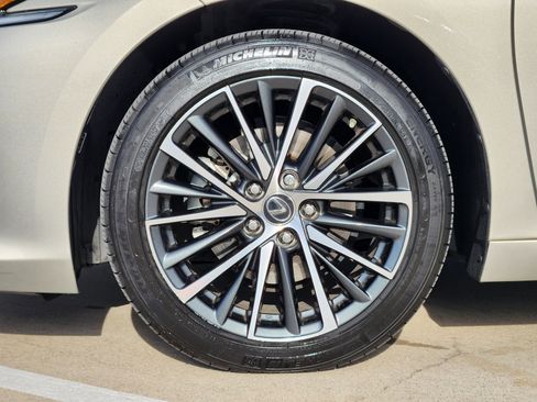 Used 2023 Lexus ES 350 w/ Premium Package image 10