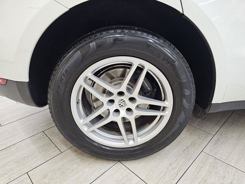 Used 2017 Porsche Macan AWD/4WD image 41