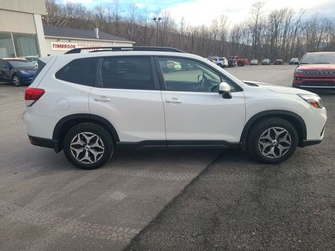 Used 2021 Subaru Forester Premium image 6