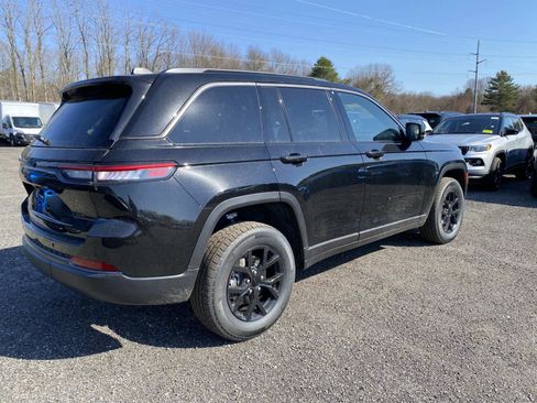 New 2026 Jeep Grand Cherokee Altitude image 3