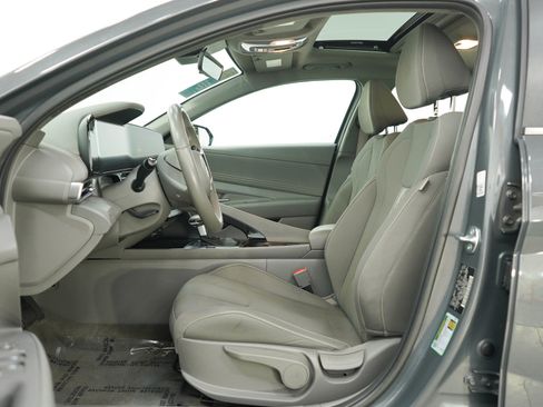 Used 2025 Hyundai Elantra SEL FWD image 22