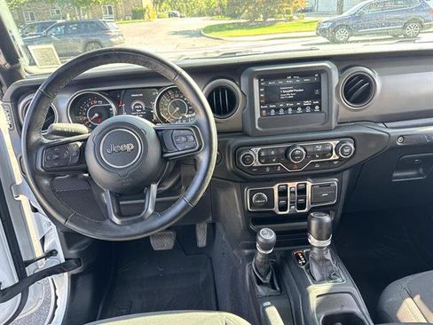 Used 2022 Jeep Wrangler Unlimited Sport image 7
