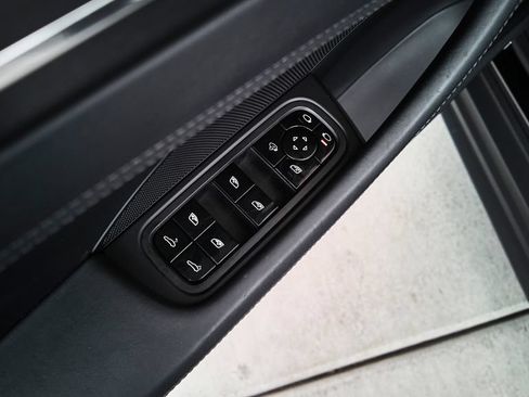 Used 2020 Porsche Panamera 4 AWD/4WD image 16