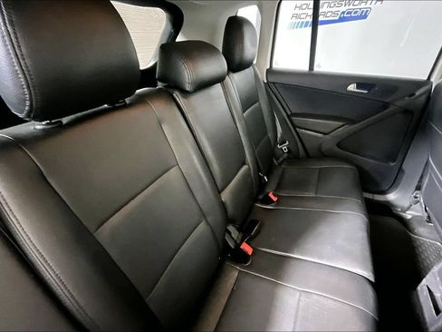 Used 2017 Volkswagen Tiguan S FWD image 22