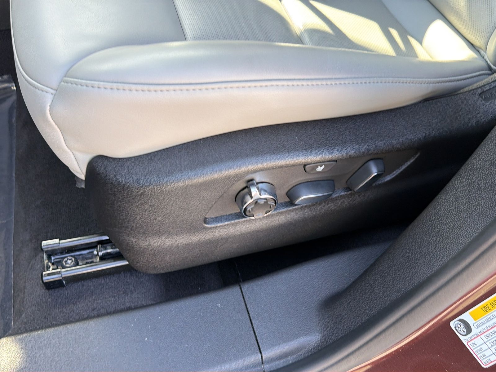 Used 2023 Cadillac XT4 Premium Luxury w/ Technology Package FWD image 33