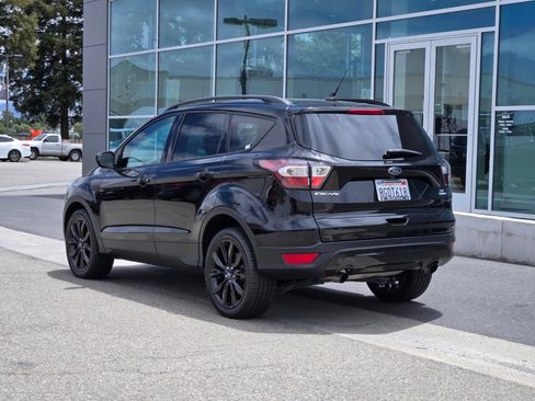 Certified 2018 Ford Escape SE w/ SE Sport Appearance Package AWD/4WD image 6
