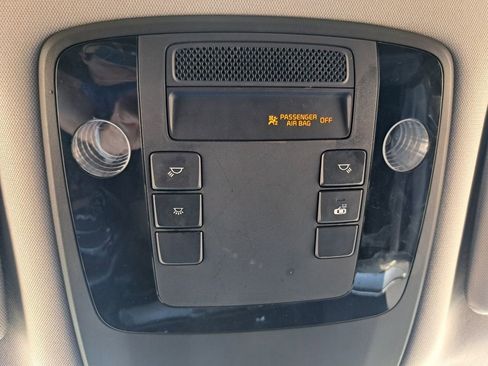 Used 2024 Kia Carnival LX image 17