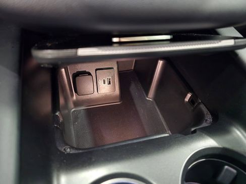 Used 2025 Ford Explorer ST-Line w/ ST-Line Street Pack image 27