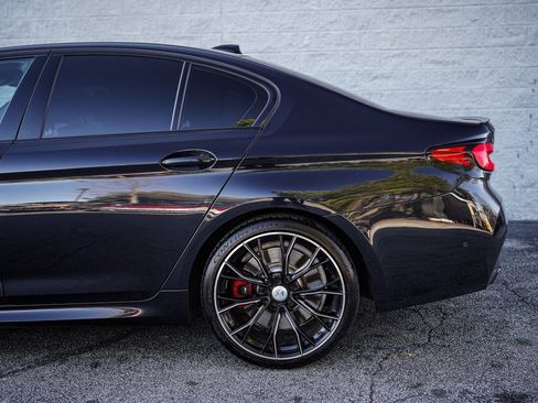 Used 2023 BMW M550i xDrive w/ Dynamic Handling Package image 11