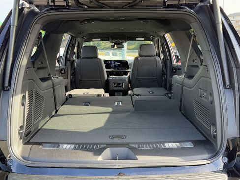 New 2026 Chevrolet Suburban Premier image 42
