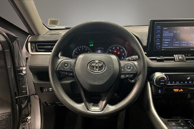 Used 2022 Toyota RAV4 XLE AWD/4WD image 17