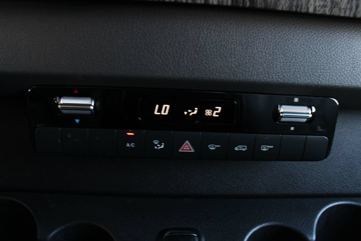 Used 2019 Mercedes-Benz Sprinter 170 image 35