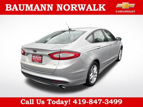 Used 2015 Ford Fusion SE FWD image 10