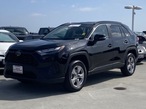 Certified 2025 Toyota RAV4 XLE FWD image 6
