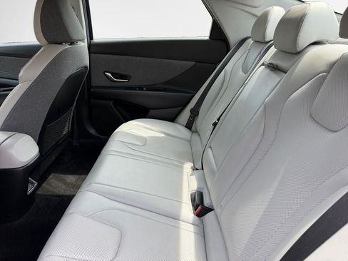 Used 2024 Hyundai Elantra Limited FWD image 14