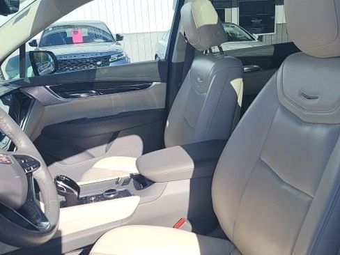 Used 2022 Cadillac XT6 Premium Luxury w/ Technology Package image 10