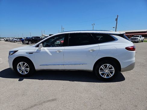 Used 2020 Buick Enclave Essence FWD image 3