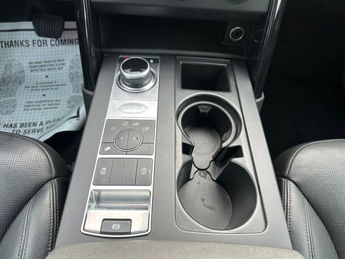 Used 2020 Land Rover Discovery SE image 21