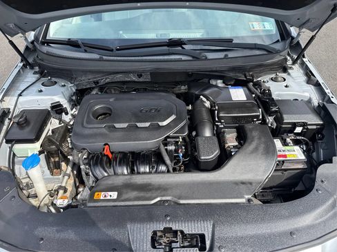 Used 2016 Hyundai Sonata SE FWD image 11