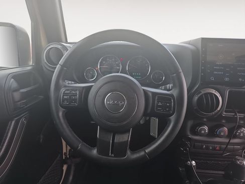 Used 2016 Jeep Wrangler Unlimited Sport w/ Connectivity Group AWD/4WD image 12