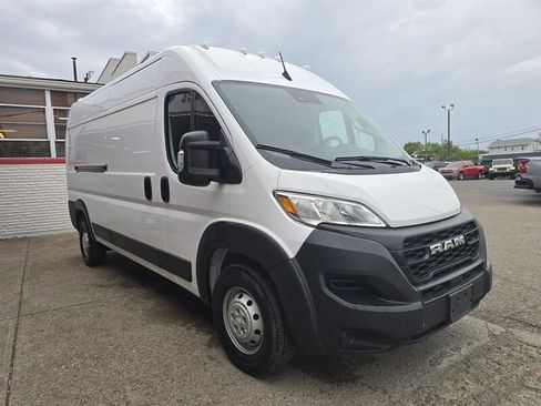 Used 2023 RAM ProMaster 2500 FWD image 3