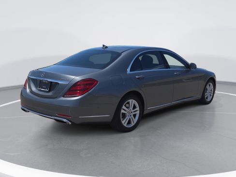 Used 2019 Mercedes-Benz S 560 4MATIC Sedan image 3