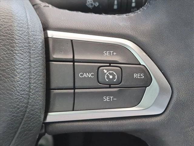 Used 2024 Jeep Compass Latitude w/ Altitude Special Edition AWD/4WD image 12
