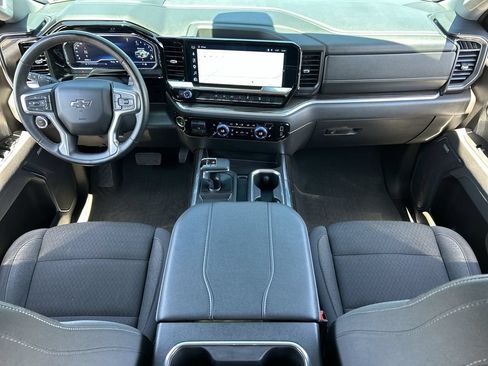 Used 2025 Chevrolet Silverado 1500 LT Trail Boss w/ Convenience Package II AWD/4WD image 20