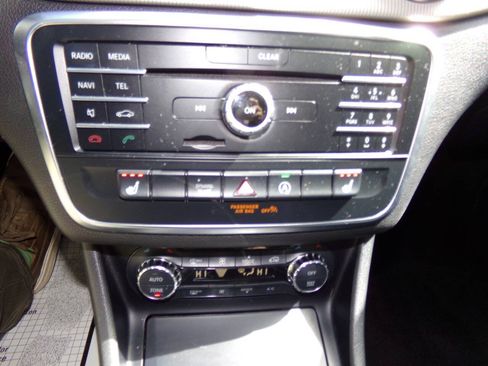 Used 2016 Mercedes-Benz GLA 250 image 57