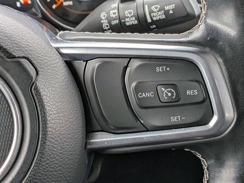 Used 2020 Jeep Wrangler Unlimited Sahara w/ Cold Weather Group AWD/4WD image 13