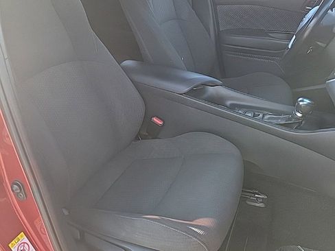 Used 2018 Toyota C-HR XLE image 10