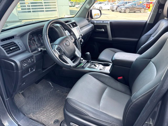 Used 2022 Toyota 4Runner SR5 Premium w/ Moonroof Package AWD/4WD image 10