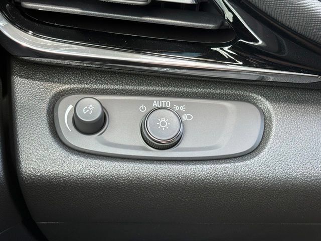 New 2026 Buick Envista Sport Touring FWD image 21