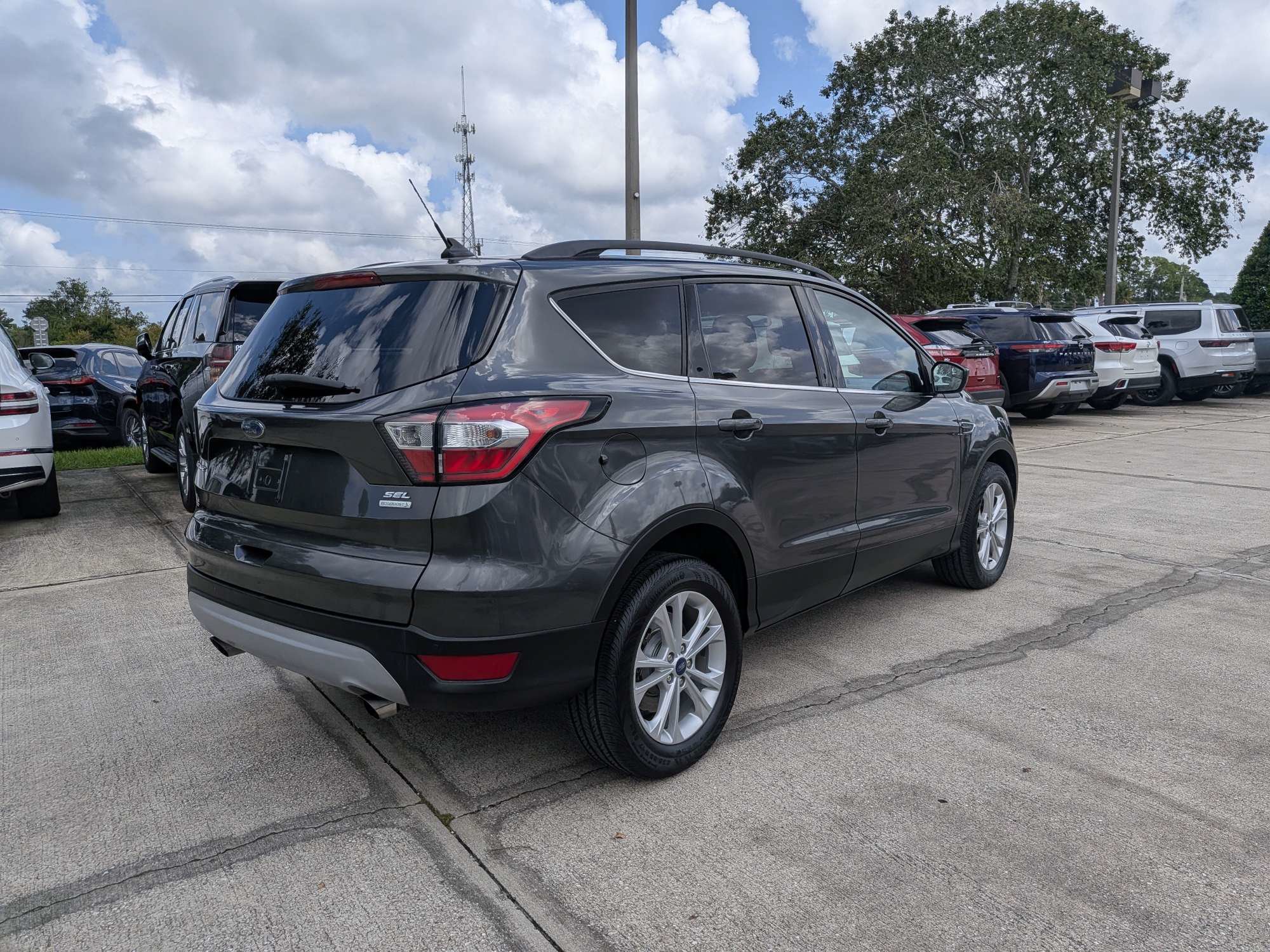 Used 2018 Ford Escape SEL FWD image 4