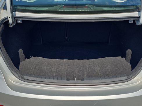 Used 2018 Hyundai Elantra SEL FWD image 12