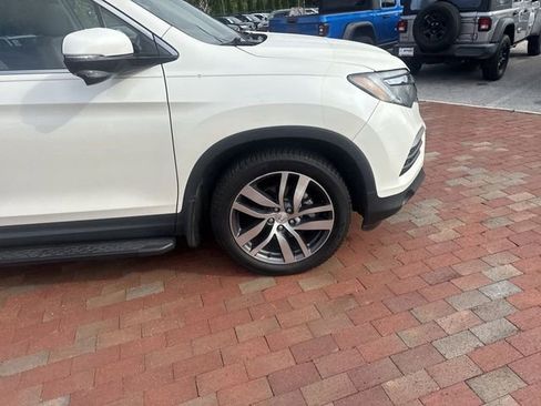 Used 2017 Honda Pilot Touring image 17