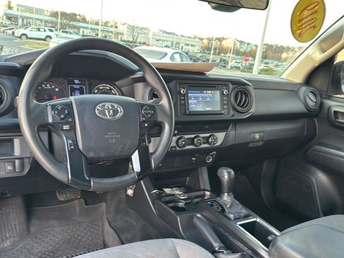 Used 2019 Toyota Tacoma SR image 17