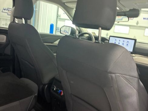 Used 2025 Ford Explorer Active AWD/4WD image 35