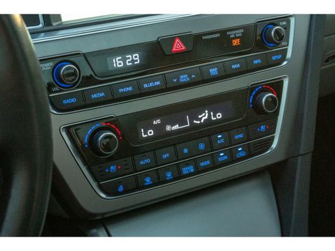 Used 2016 Hyundai Sonata Limited w/ Option Group 02 image 23